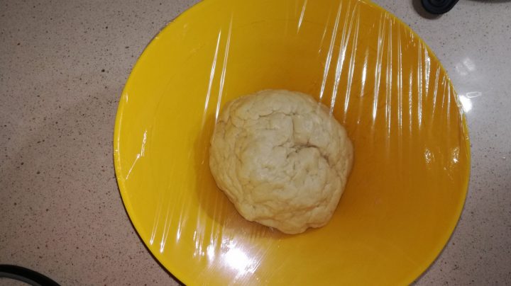 masa de pizza Thermomix en reposo.