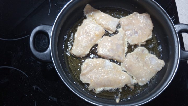 Cazuela de merluza en salsa