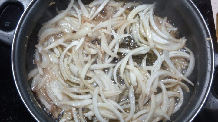 Cebolla para la merluza en salsa
