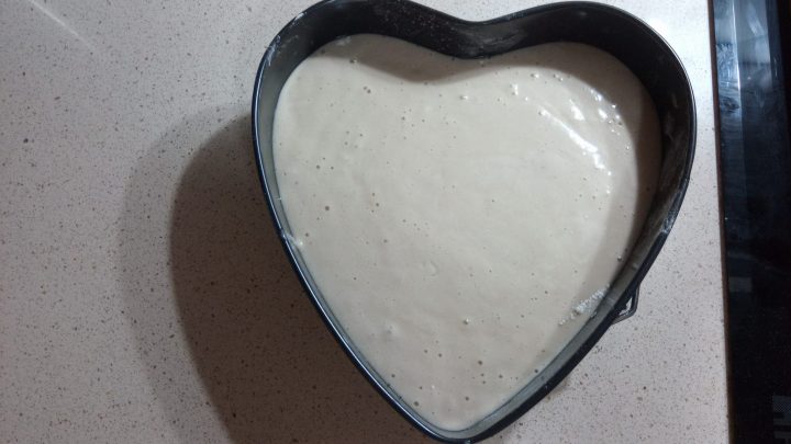 Molde corazón bizcocho.