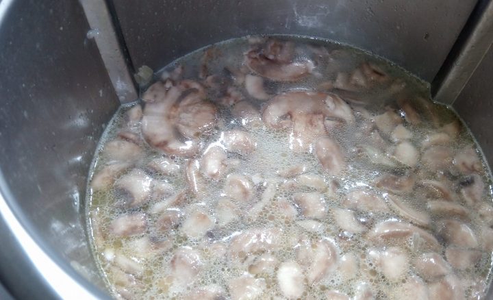 Agua para risotto de Thermomix.