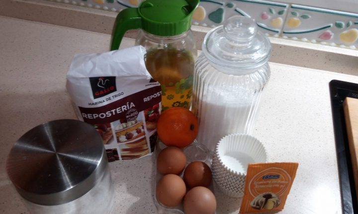 Ingredientes de magdalenas de naranja en Thermomix tm5.