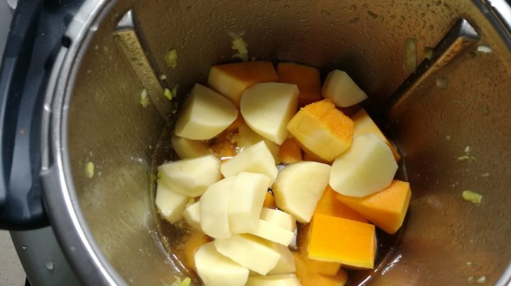 patatas-crema-calabaza.jpg Patatas para la crema de calabaza.