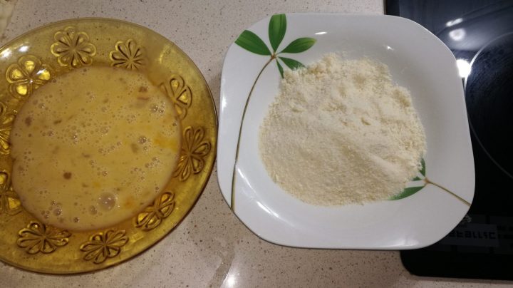 huevo-pan-rallado-croquetas.jpg Huevo y pan rallado para rebozar las croquetas.