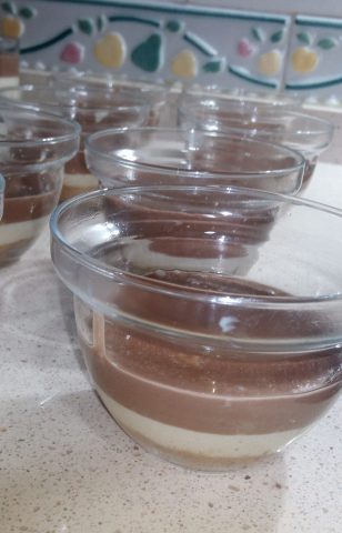 chocolate-leche-vasito-2-chocolates.jpg Hacer chocolate con leche para hacer vasitos de 3 chocolate