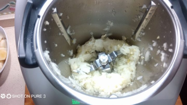 Trocear ajo en la Thermomix tm5
