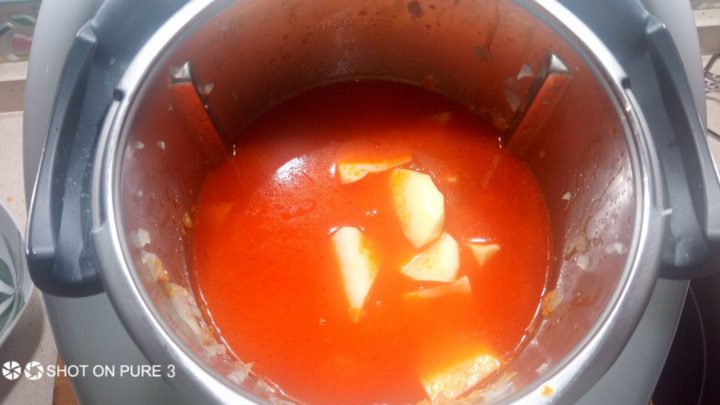 Cocer papas a la riojana receta en Thermomix