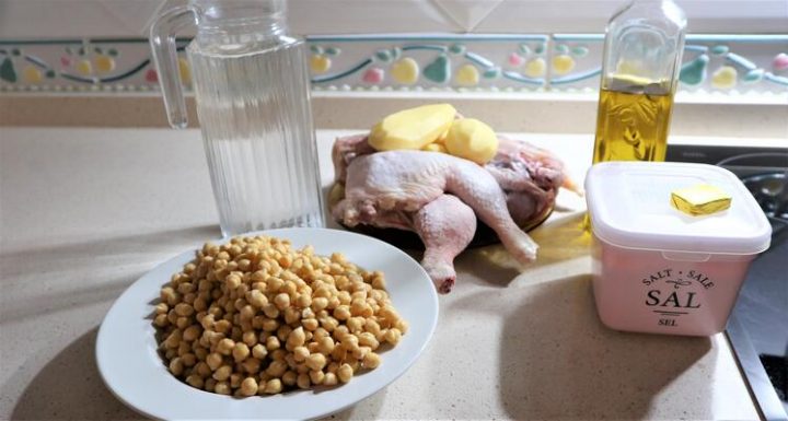 ¿Qué ingredientes necesito para hacer los garbanzos con pollo en la Olla GM?