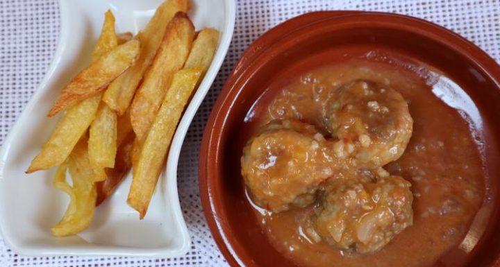 Cómo hacer albóndigas con patatas en Mambo