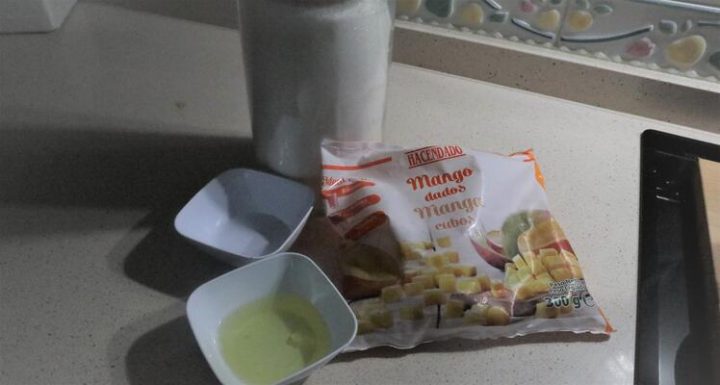 ¿Qué ingredientes necesito para hacer mousse de mango en Mambo?