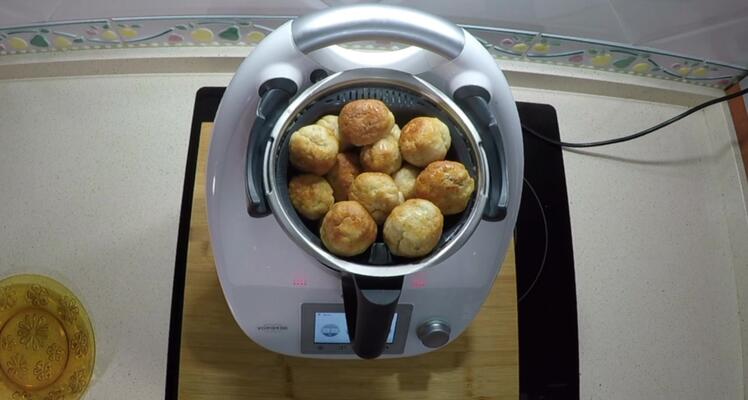 Hacer albóndigas de pavo y pollo