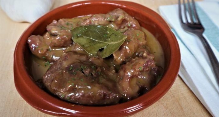 Cómo hacer una receta de carrilleras con Mambo
