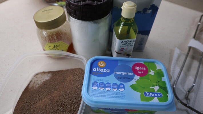 ingredientes-cobertura-de-chocolate-para-donuts Los ingredientes necesarios para hacer la cobertura de chocolate con Thermomix