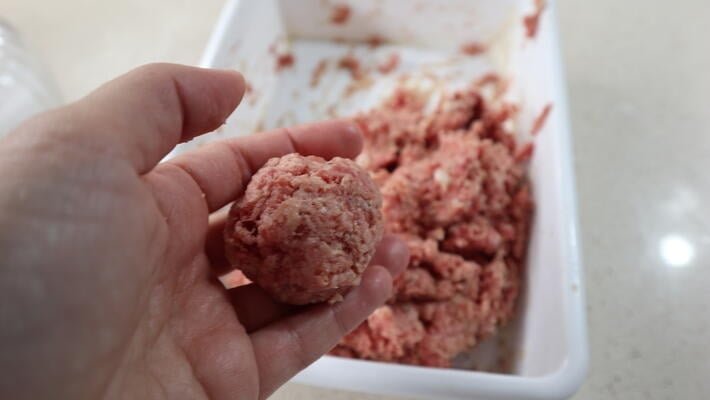 Preparar las albóndigas caseras