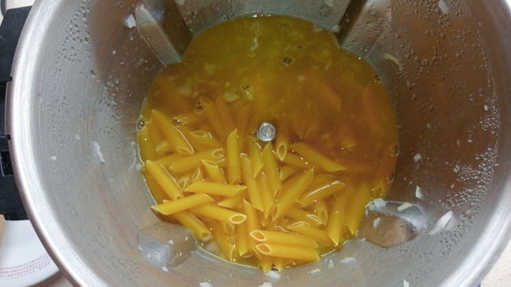 Cocer la pasta mambo touch cecotec