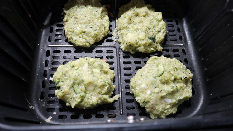 Hamburguesa-saludable-de-calabacin-hecha-en-la-freidora-de-aire Hamburguesa saludable de calabacin hecha en la freidora de aire