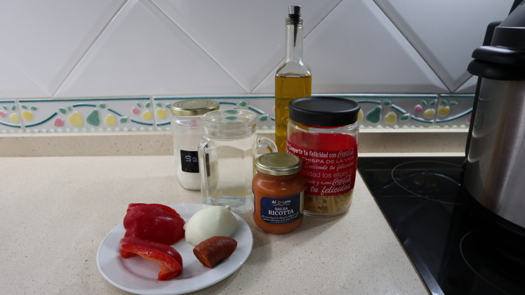 Ingredientes macarrones con salsa ricotta