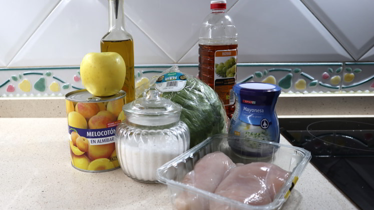 Ingredientes receta casera ensalada pollo