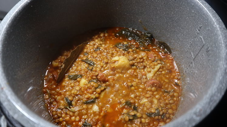 Lentejas-con-acelgas-olla-electrica Lentejas con acelgas olla electrica