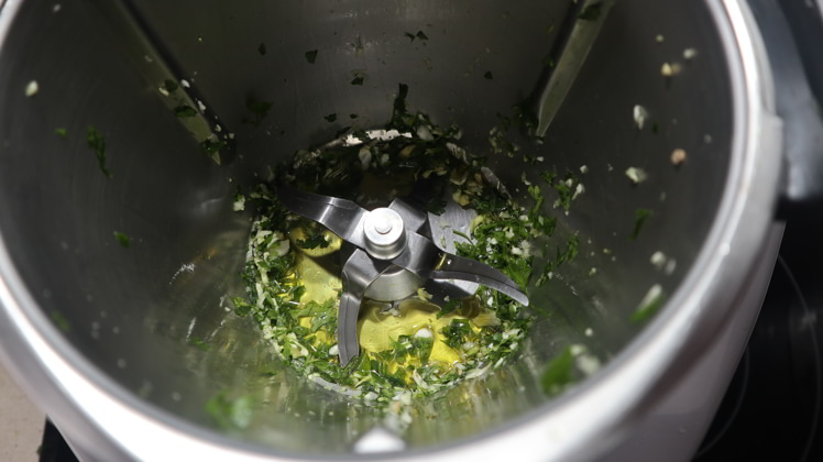 anadiendo-aceite-receta-huevos-thermomix anadiendo aceite receta huevos thermomix