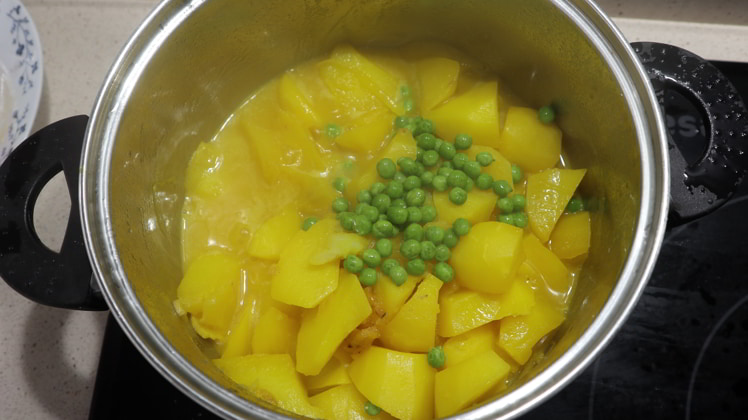 anadir guisantes guiso patatas receta casera