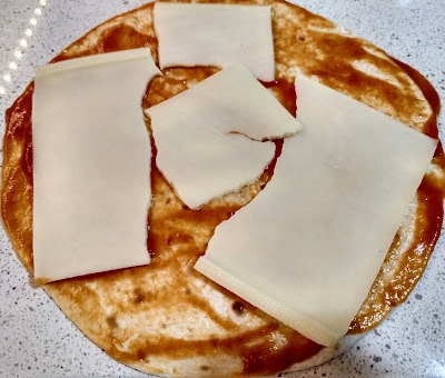 Preparar la base de la pizza