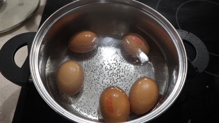 coccion huevos agua cacerola