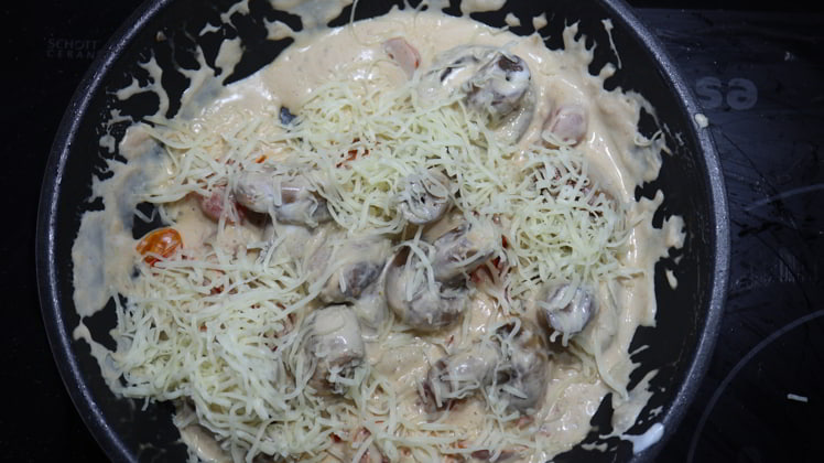 derretir el queso para la salsa