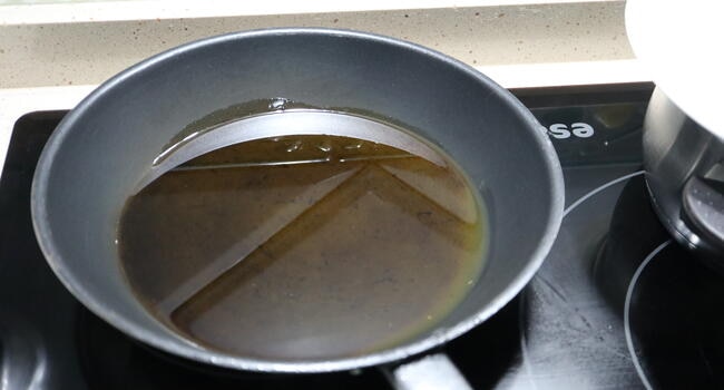 Calentar el aceite en la sartén