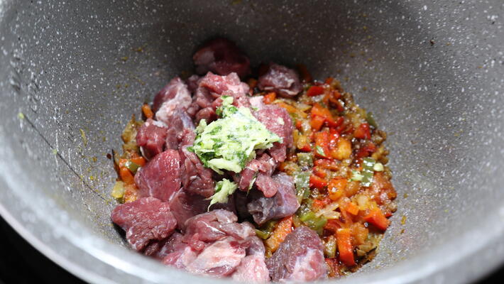 guiso-carne-olla-gm Cómo hacer guiso de carne casero