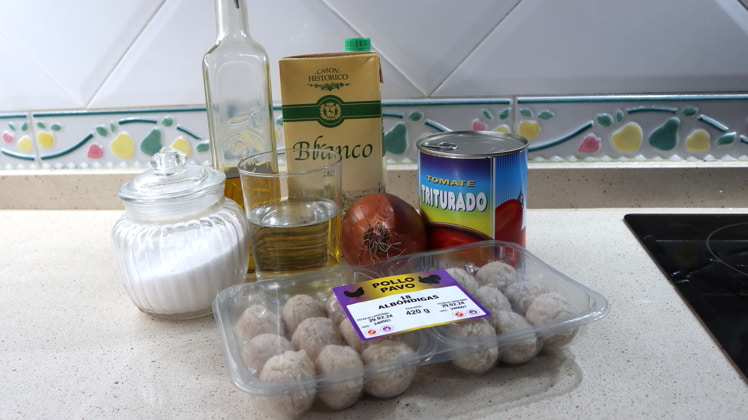 ingredientes-albondigas-pollo-pavo-tomate-receta-lidl ingredientes albondigas pollo pavo tomate receta lidl