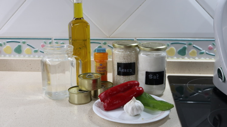 Los ingredientes necesarios para hacer arroz con atún en Thermomix