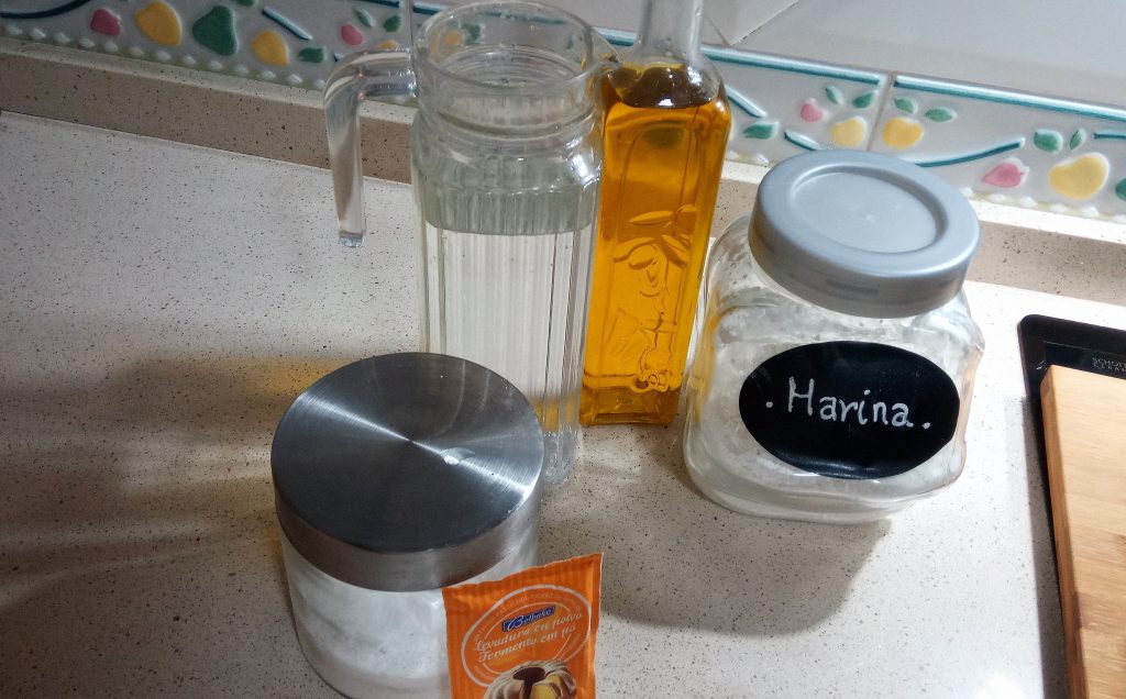 ingredientes masa de pizza sin fermentar