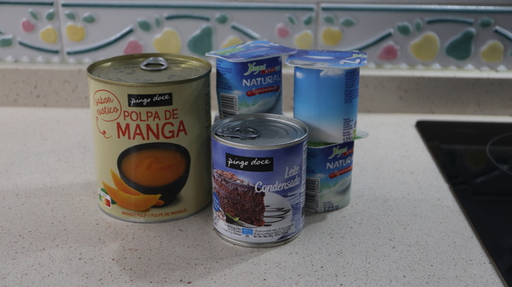 Los ingredientes necesarios para hacer mousse de mango en Thermomix