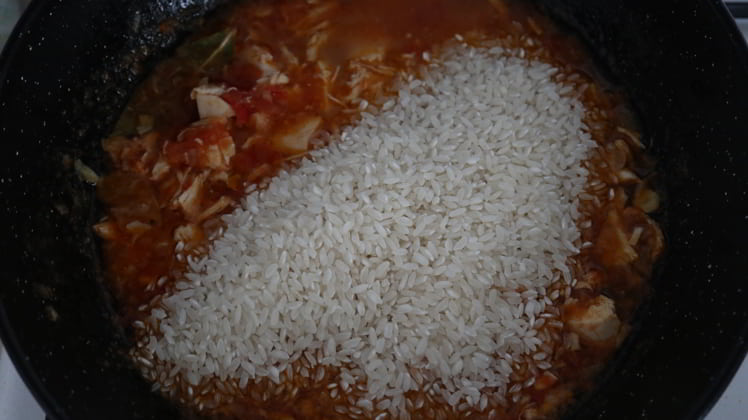 Ponemos el arroz y cocemos