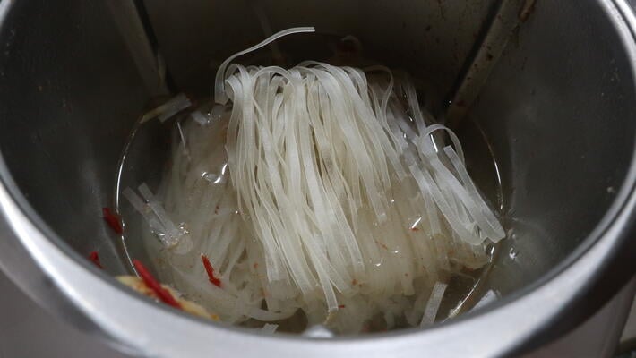 Echamos ahora los noodle de arroz