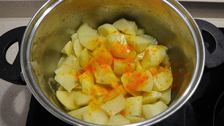 patatas vino colorante receta guiso casero