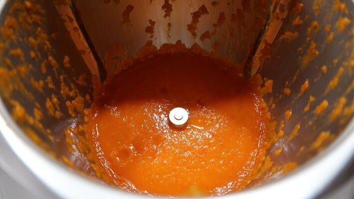 triturar la salsa de tomate