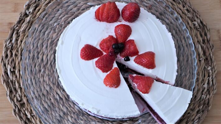 Receta de tarta de fresa y queso cremoso