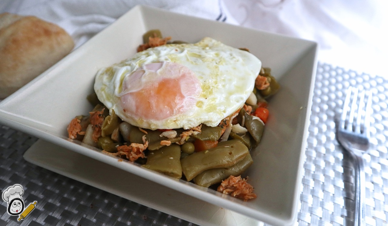 receta verduras con huevo frito casero