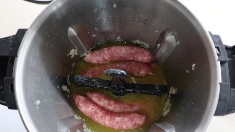 salchichas cocinando mambo vino