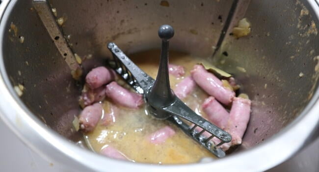 Echamos el vino y cocinamos todo junto