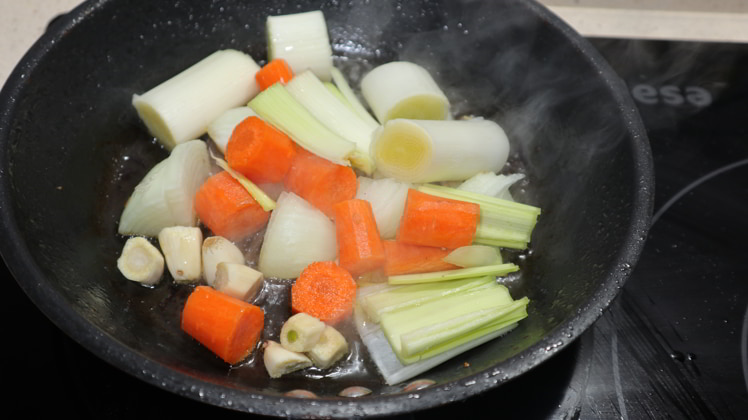 sofrito cebolla puerro zanahoria manzana receta