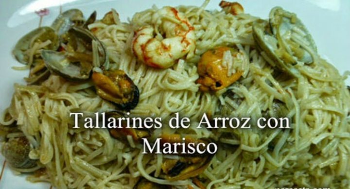 Tallarines de arroz con marisco receta casera