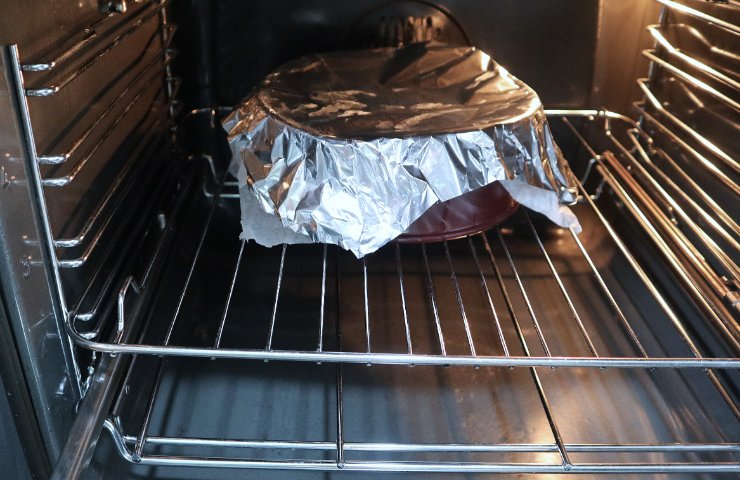 tarta con confitura de fresa