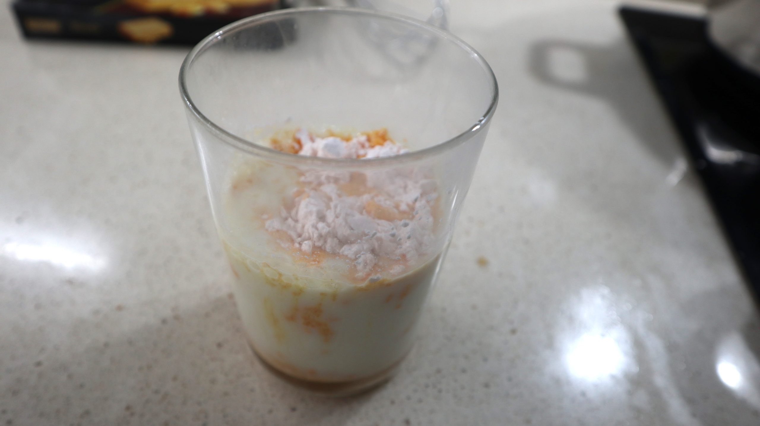 tarta-flan-turron-navidad-paso1-preparacion-leche tarta flan turron navidad paso1 preparacion leche