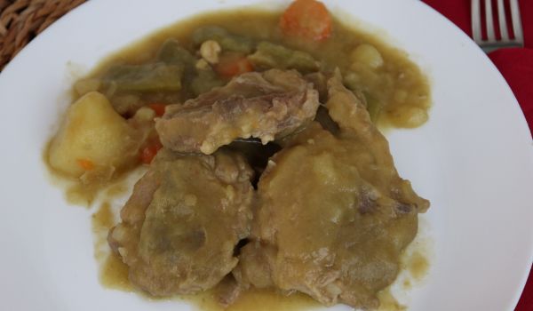 Hacer con Thermomix el guiso de cordero con patatas 