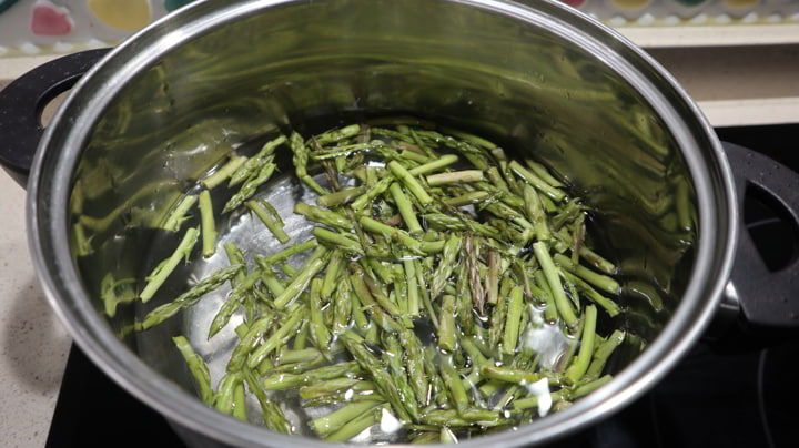 tortilla de esparragos trigueros silvestres