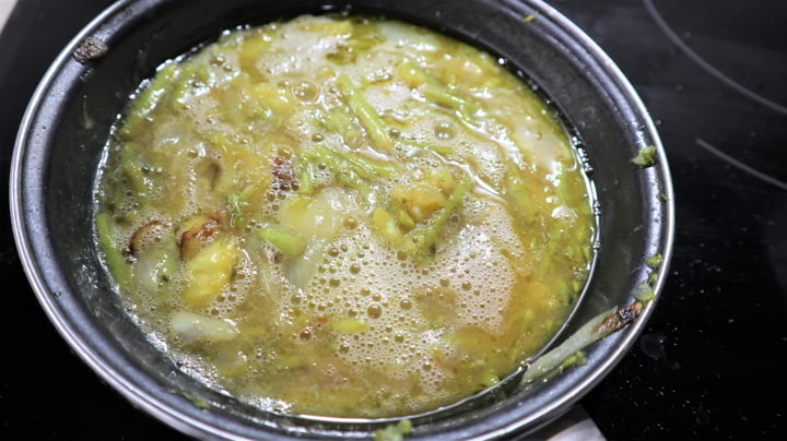 tortilla de esparragos trigueros y cebolla